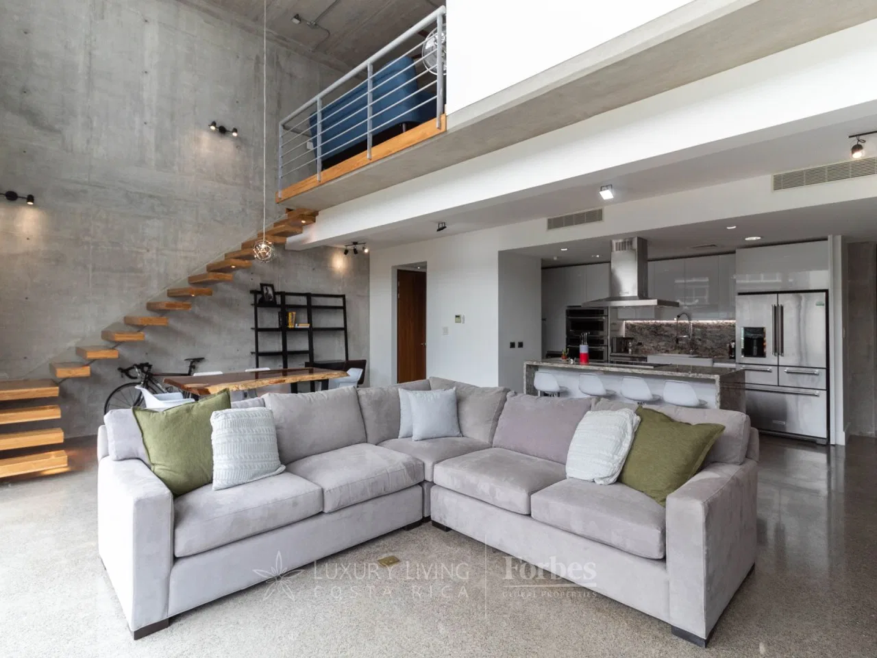 Plaza loft in Avenida Escazu