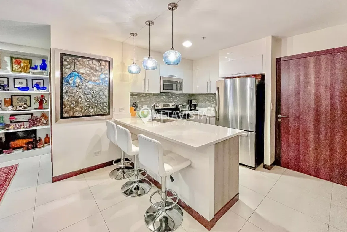 Espacioso apartamento en Torres Paseo Colón