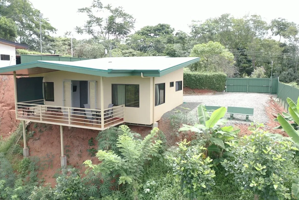 SERENE RETREAT WITH MODERN COMFORTS: SPACIOUS 3-BEDROOM HOME MINUTES FROM BEACH & CITY – 0.12 ACRES, photo 2
