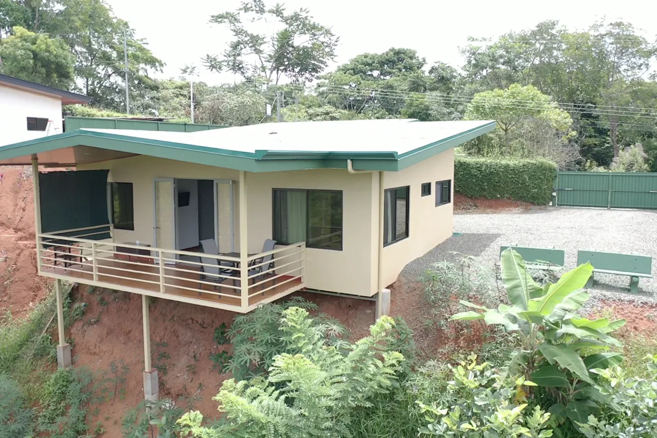 SERENE RETREAT WITH MODERN COMFORTS: SPACIOUS 3-BEDROOM HOME MINUTES FROM BEACH & CITY – 0.12 ACRES, photo 3