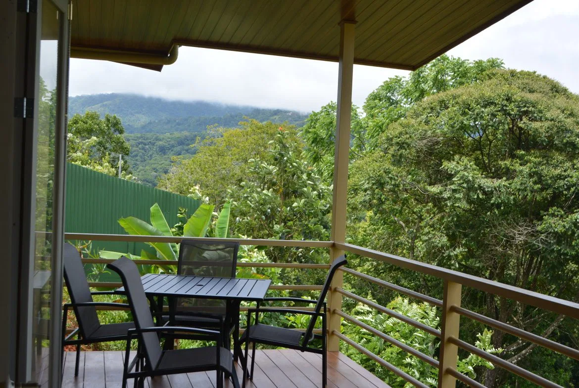 SERENE RETREAT WITH MODERN COMFORTS: SPACIOUS 3-BEDROOM HOME MINUTES FROM BEACH & CITY – 0.12 ACRES, photo 22