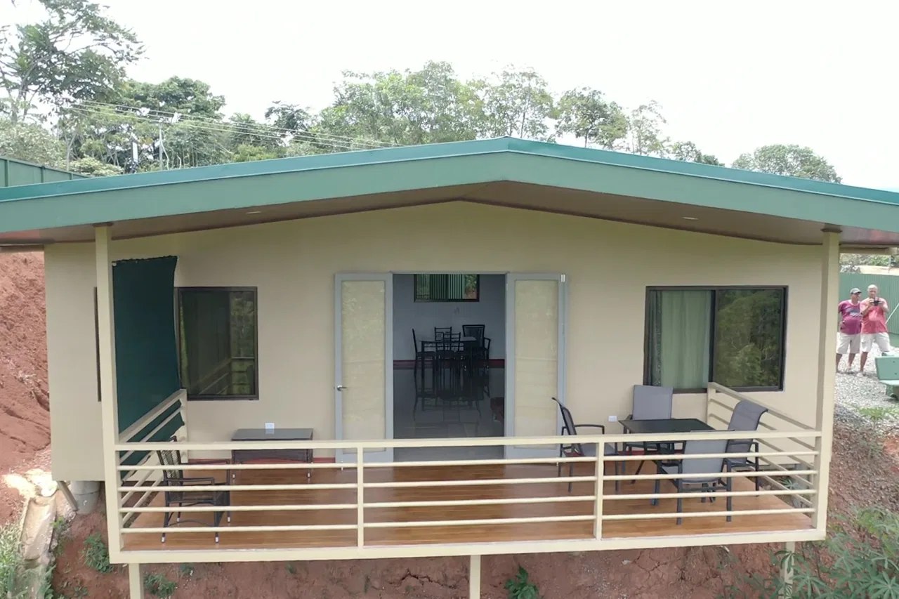 SERENE RETREAT WITH MODERN COMFORTS: SPACIOUS 3-BEDROOM HOME MINUTES FROM BEACH & CITY – 0.12 ACRES, photo 9