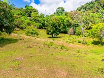 Lot 21 for Sale in Ojochal – Spacious Mountain Views, Ready to Build in Costa Rica, photo 3