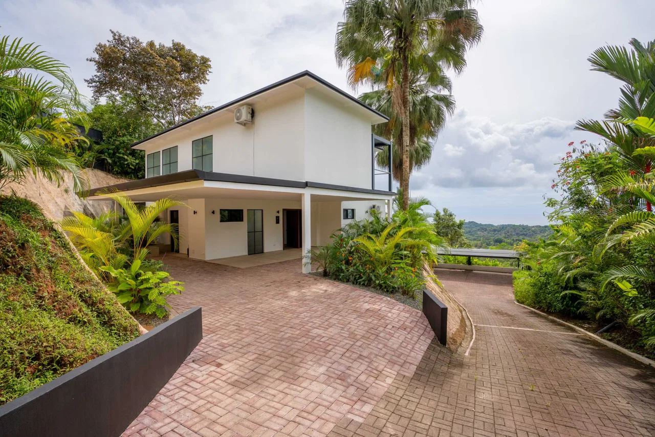 Villa Leoni Sunset Ocean View Sanctuary, photo 8