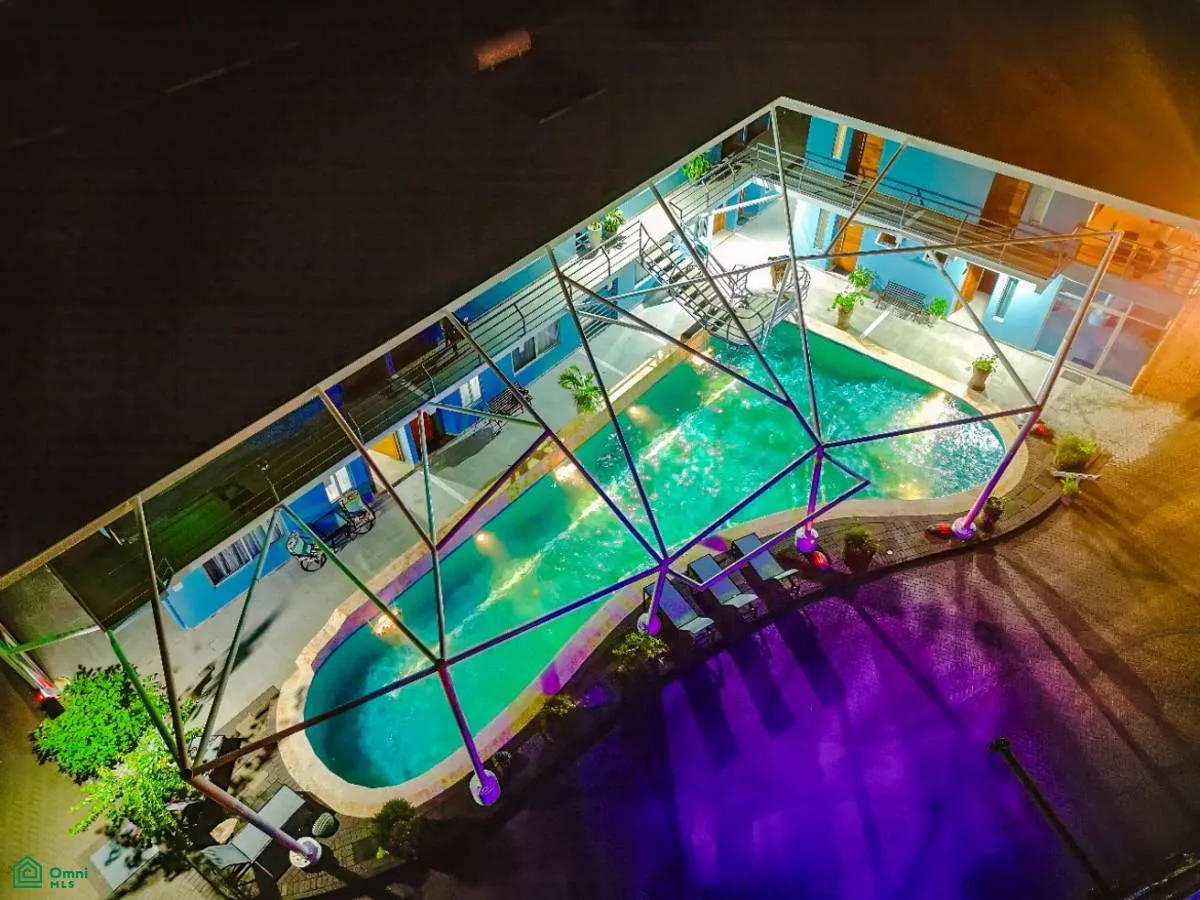 Hotel-Resort en Venta en Uvita – 12 Apartamentos de Dos Habitaciones y Piscina, photo 2