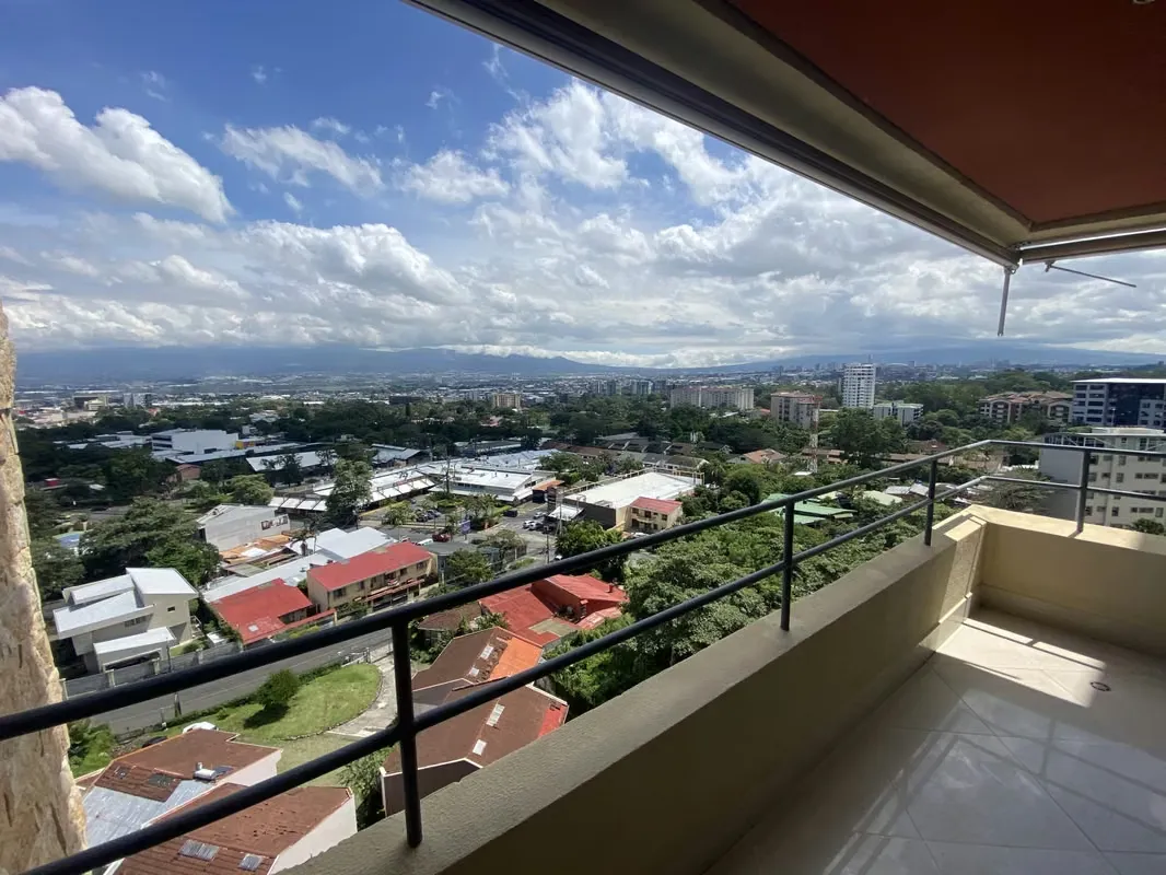 Apartment on a hill with an amazing view to the Central Valley, the main level has a large dining room with a balcony and to the other end, the room opens to a large roofed terrace. ...