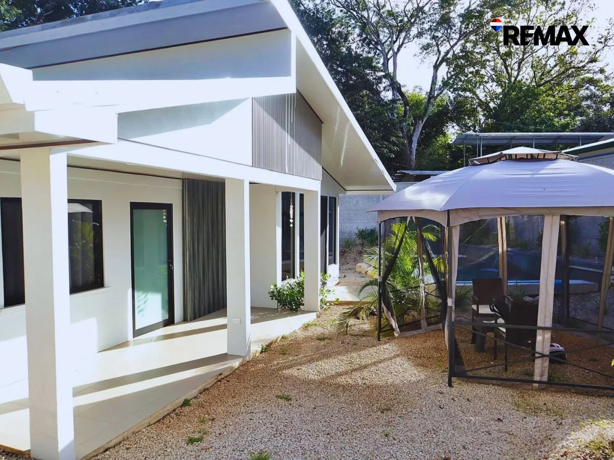 Modern 3-Bedroom Home with Pool Near Tamarindo Beach– Hernandez, Tamarindo, Guanacaste