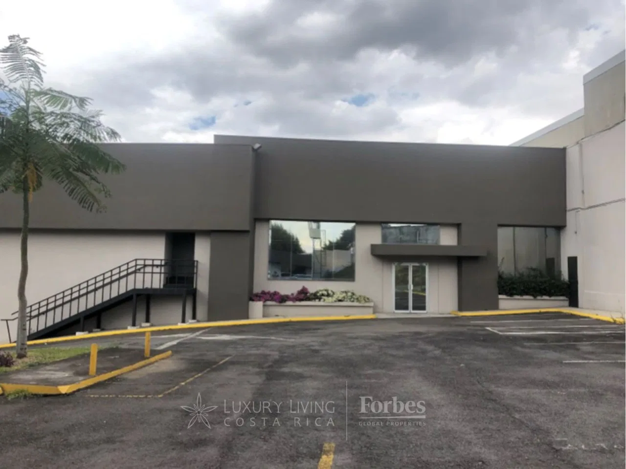 Offices for lease in la Uruca