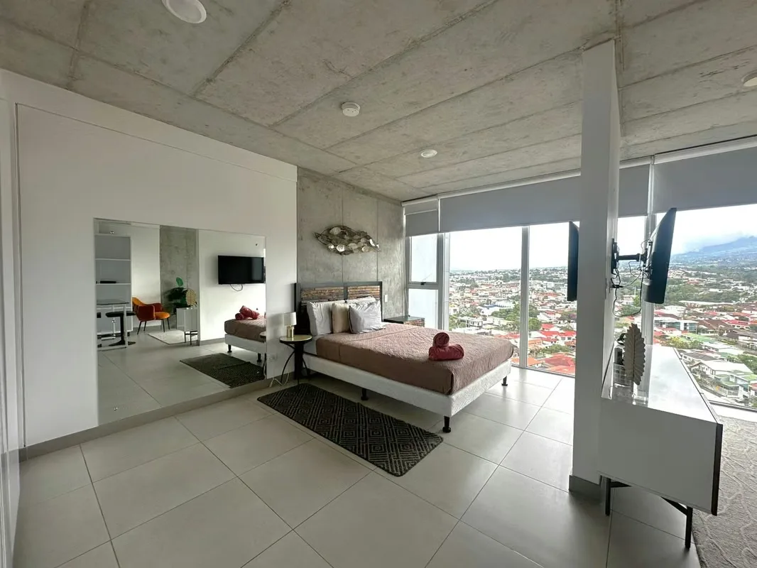 Oportunidad para adquirir uno de estos 3 apartamentos completamente equipados y listos para invertir, ubicados en una de las torres más reconocidas de ...