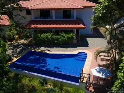 5-unidades-de-alquiler - restaurante-piscina-increíbles-vistas-al-mar
