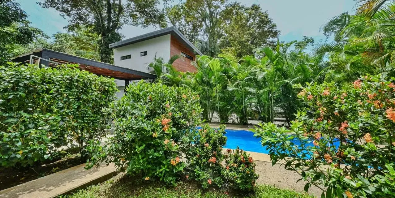 7BR Home in Puerto Viejo Playa Negra - Turnkey Rental Income - Pool