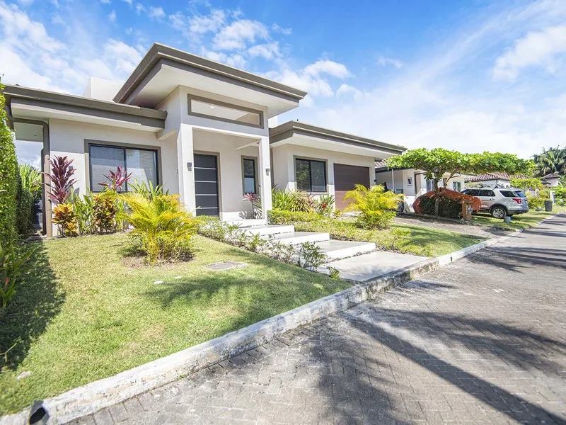 4 Bed Single Family Homes For Sale in Bejuco