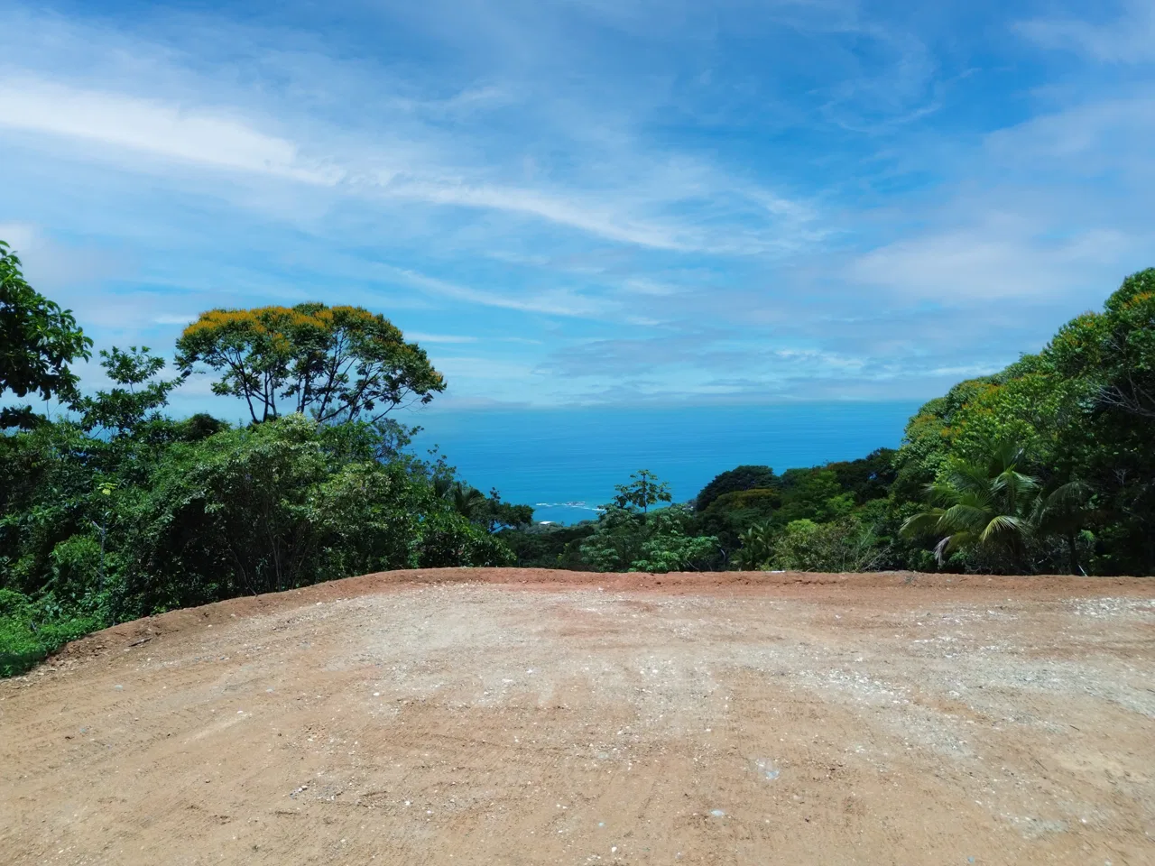 Lote Listo para Construir con Vista al Océano en Escaleras