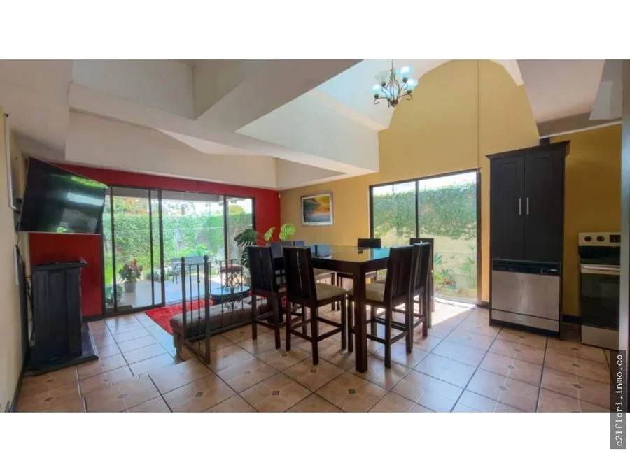 Venta de casa en Guápiles centro