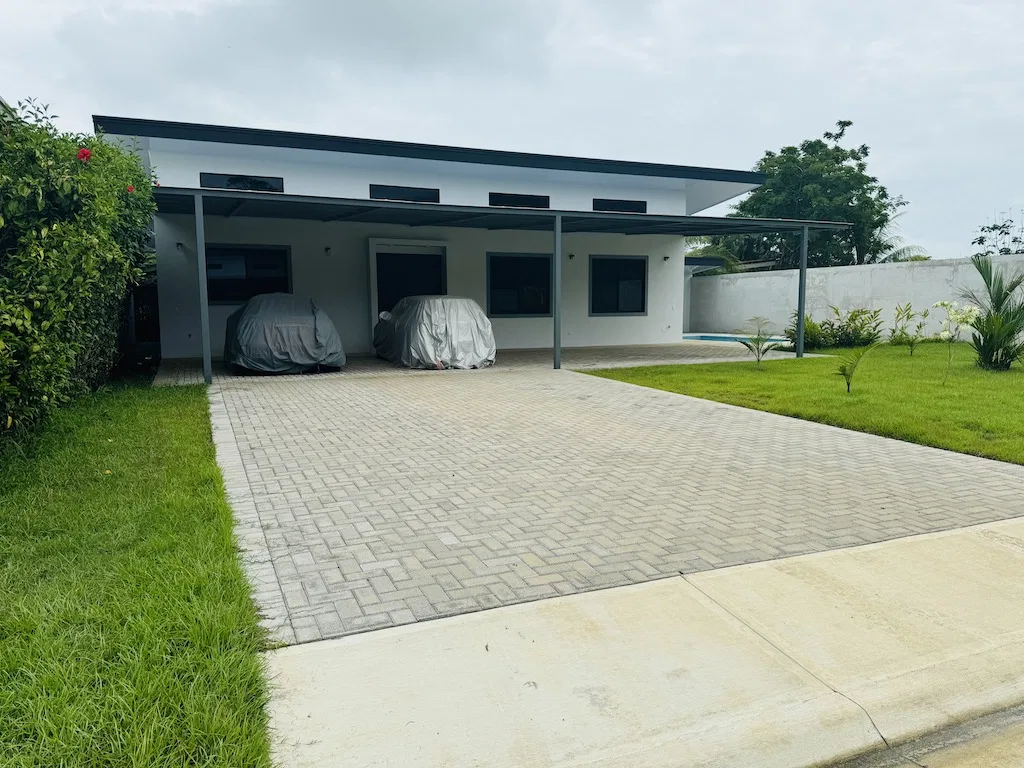 BEAUTIFUL UVITA HIDEAWAY 3 BEDROOM HOME WITH POOL, photo 3