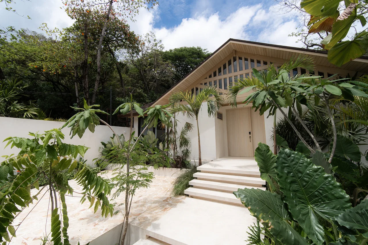 Modern 3-Bedroom Villa with Pool & Expansion Potential in Santa Teresa Beach