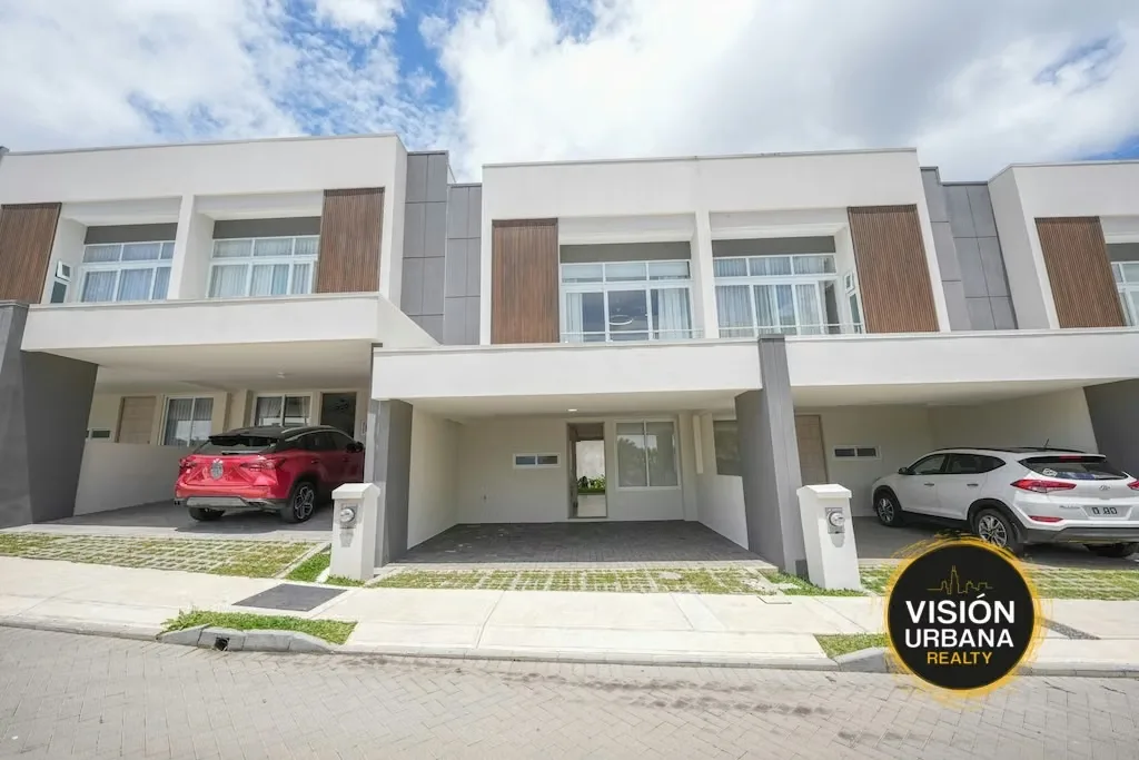 3-Bedroom House located in the La Vita Condominium in San Antonio de Escazú. It has 170m2 of living space on two levels, distributed as follows: