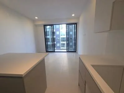 Se alquila hermoso apartamento en edificio nuevo y exclusivo Parkwood., photo 3