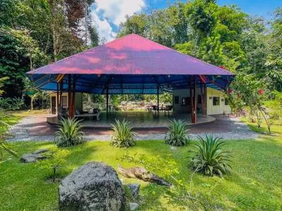 Propiedad frente al río con múltiples casas y potencial de expansión., photo 3