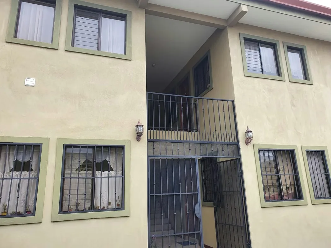 APARTAMENTO AMUEBLADO EN ALQUILER EN LOS COLEGIOS DE MORAVIA
