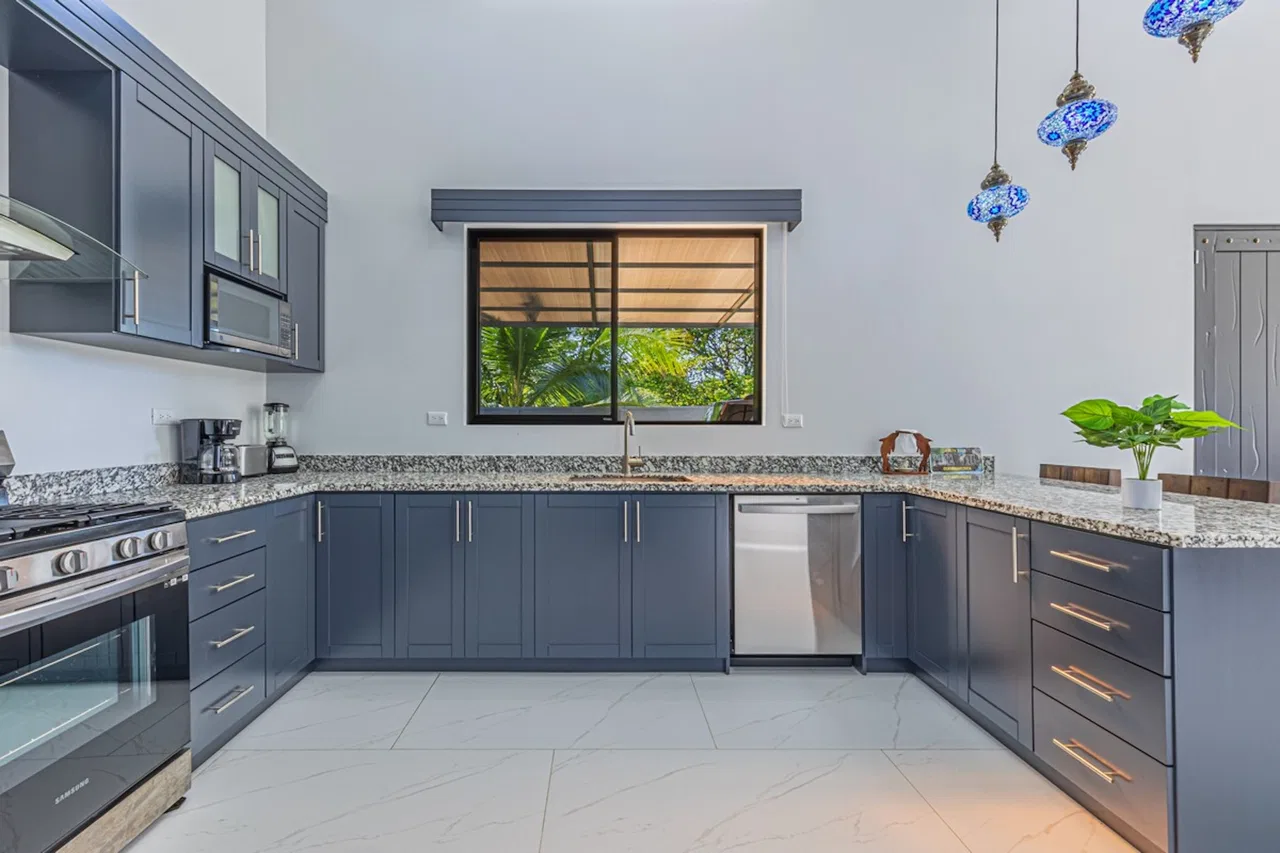 CASA SERENITY: ELEGANT TROPICAL RETREAT STEPS FROM UVITA BEACH, IN BAHIA BALLENA – 0.12 ACRES, photo 16