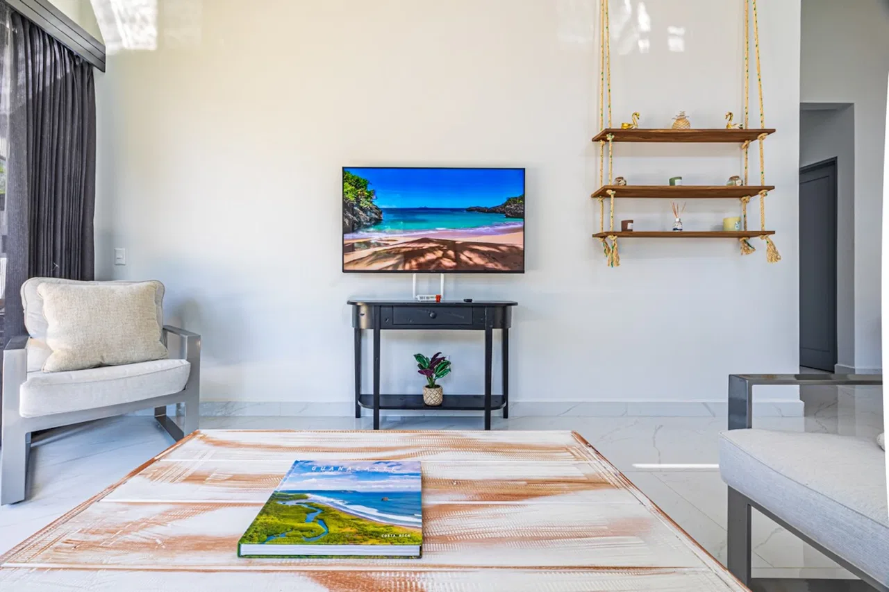 CASA SERENITY: ELEGANT TROPICAL RETREAT STEPS FROM UVITA BEACH, IN BAHIA BALLENA – 0.12 ACRES, photo 8
