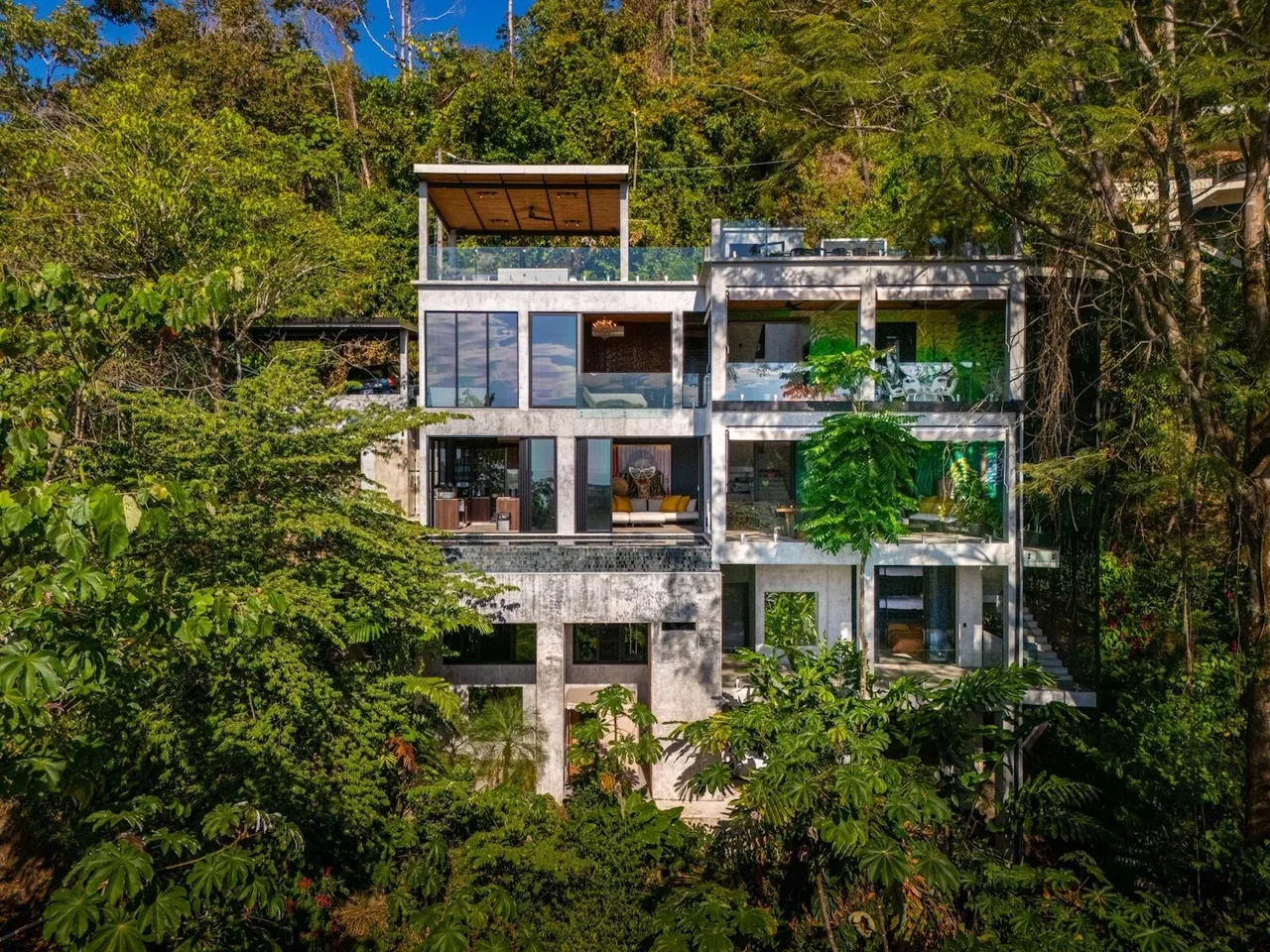 CASA MOON LUXURY PROPERTY WITH FOUR BEDROOMS AND AMAZING SUNSET VIEWS, IN QUEPOS – 0.61 ACRES