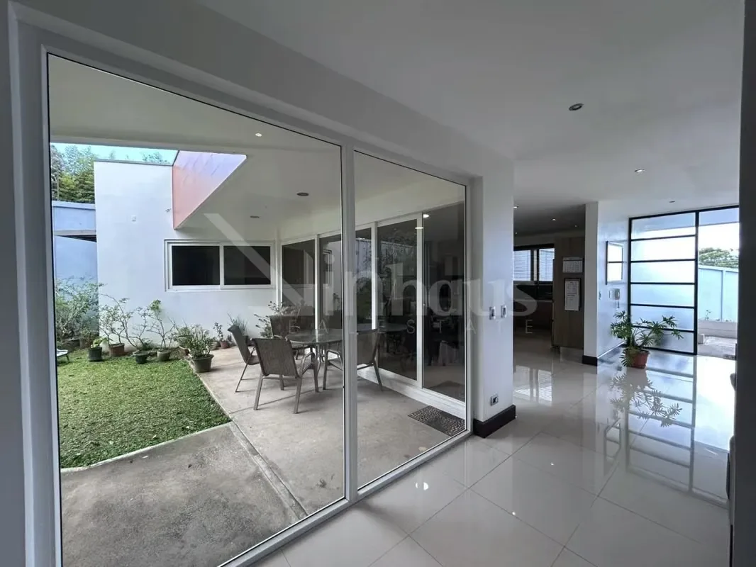 Beautiful two-level house and green areas in residential with security in San Rafael de Montes de Oca. This property has 750 m2 of land in which 315 are built area and the rest is green ..., photo 7