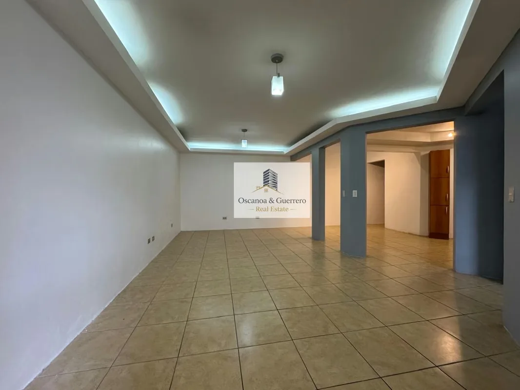Amplio apartamento de 2 niveles ubicado en una exclusiva residencia con seguridad 24/7 y amplias áreas verdes. El apartamento ofrece:, photo 3