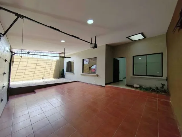 Disfrute de la comodidad y tranquilidad que ofrece esta hermosa casa de una sola planta, ubicada en un residencial con ..., photo 13