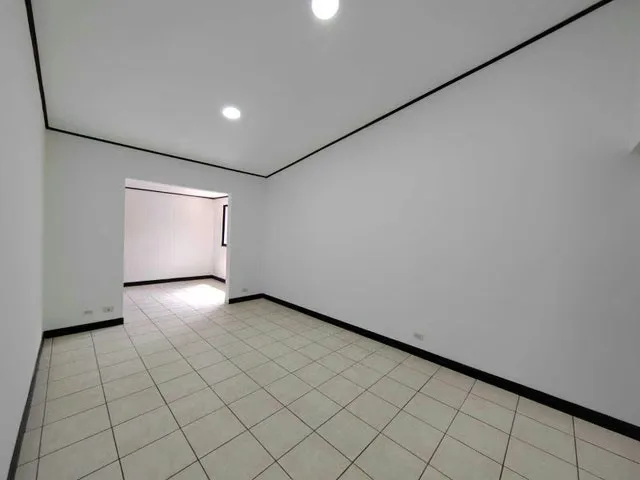 Disfrute de la comodidad y tranquilidad que ofrece esta hermosa casa de una sola planta, ubicada en un residencial con ..., photo 3
