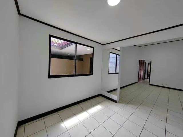 Disfrute de la comodidad y tranquilidad que ofrece esta hermosa casa de una sola planta, ubicada en un residencial con ..., photo 5