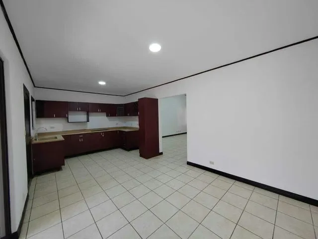 Disfrute de la comodidad y tranquilidad que ofrece esta hermosa casa de una sola planta, ubicada en un residencial con ..., photo 6