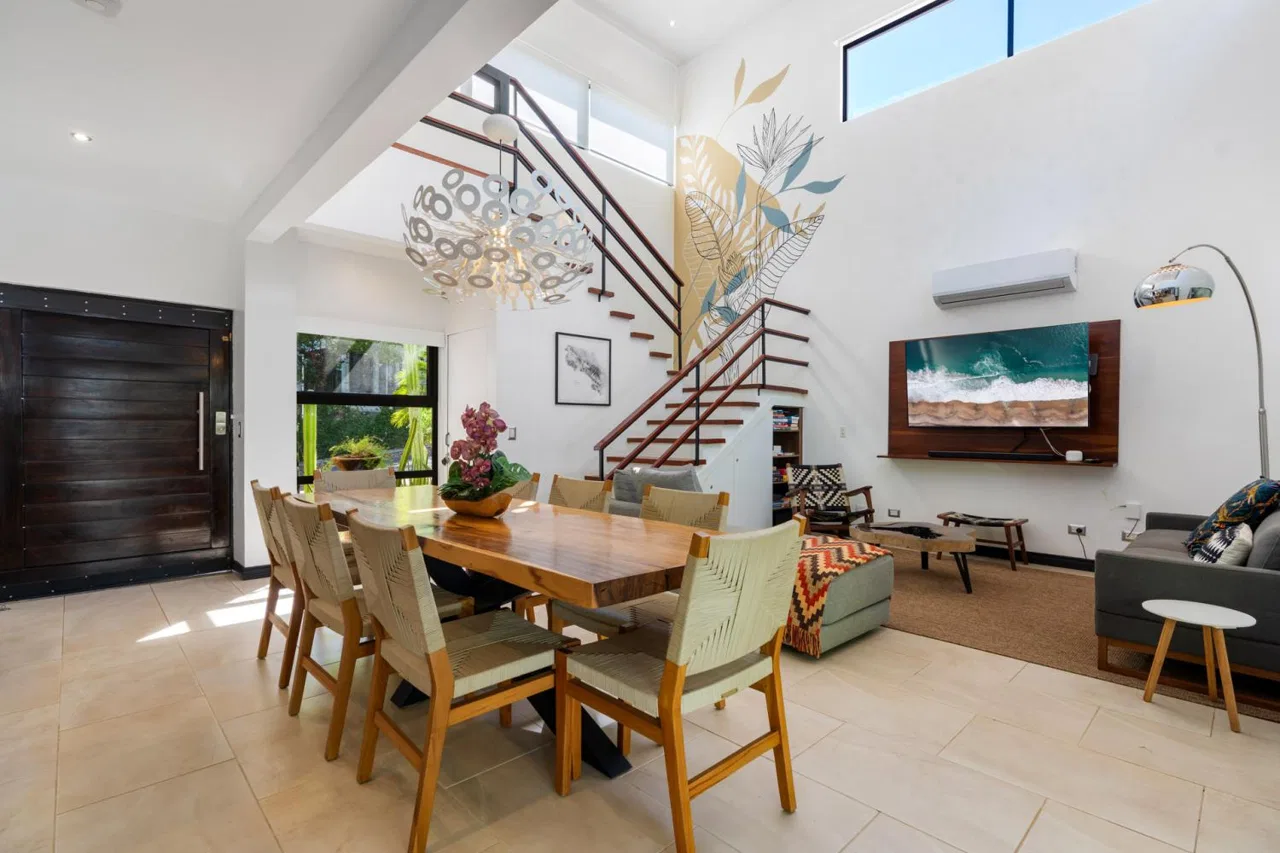 Modern Tropical Home with Pool Near Tamarindo