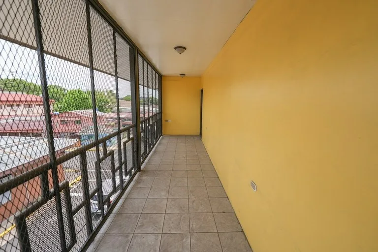 Retail Strip Center in Esparza, photo 10