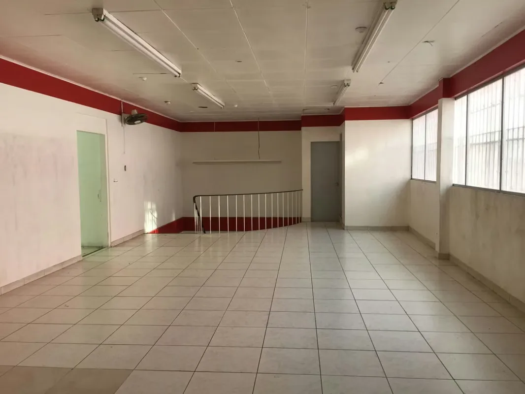Excellent location, opposite high-traffic bus stops.