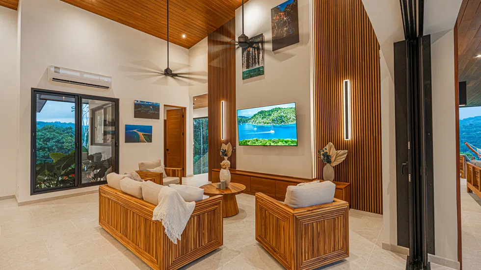 LUXURIOUS 3-BEDROOM HOME WITH WATERFALL VIEW NEAR DOMINICAL BEACH – 2.5 ACRES, photo 11