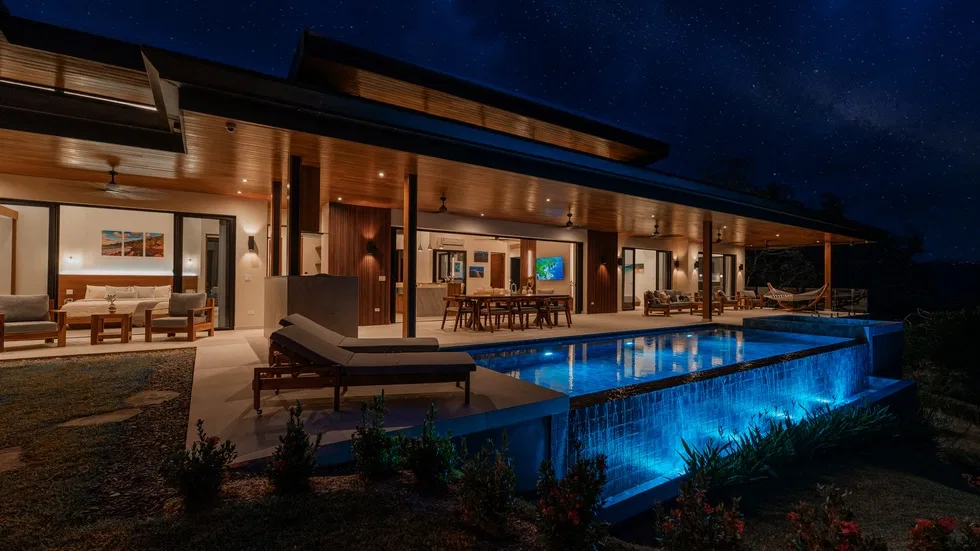 LUXURIOUS 3-BEDROOM HOME WITH WATERFALL VIEW NEAR DOMINICAL BEACH – 2.5 ACRES, photo 4