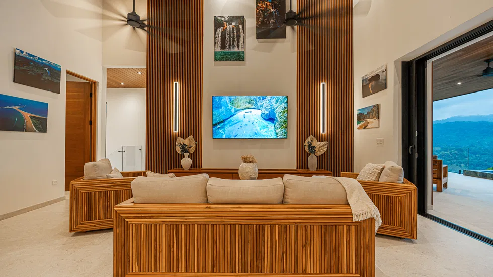 LUXURIOUS 3-BEDROOM HOME WITH WATERFALL VIEW NEAR DOMINICAL BEACH – 2.5 ACRES, photo 10