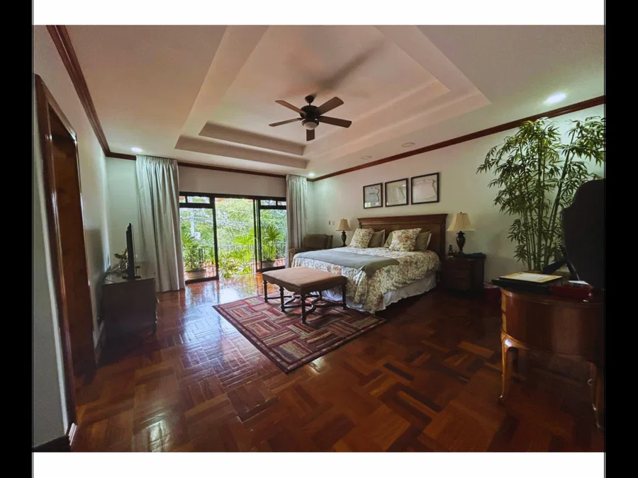 Casa en Venta en el Centro de Escazú