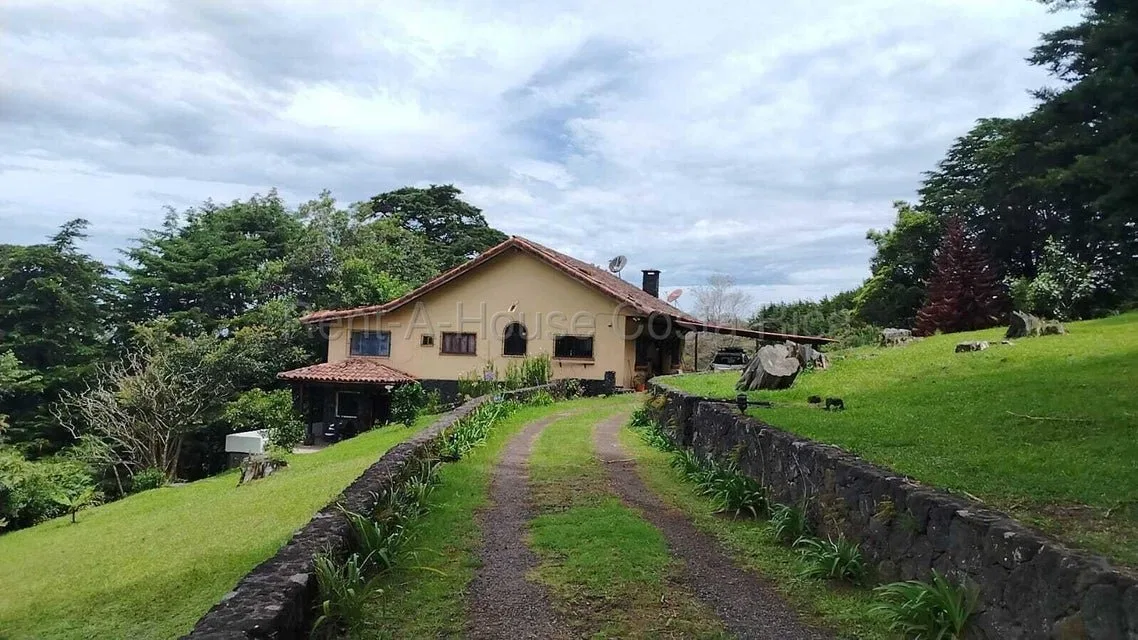 VENTA DE QUINTA EN SAN RAFAEL DE HEREDIA PBR - Venta en San Rafael