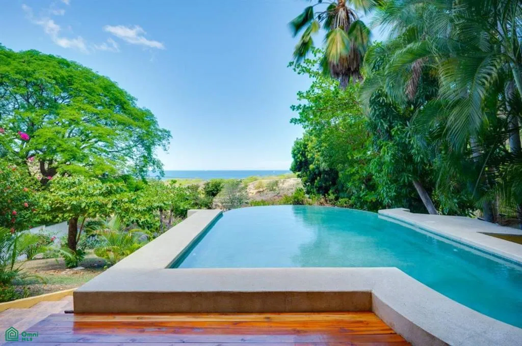 Casa Marazul