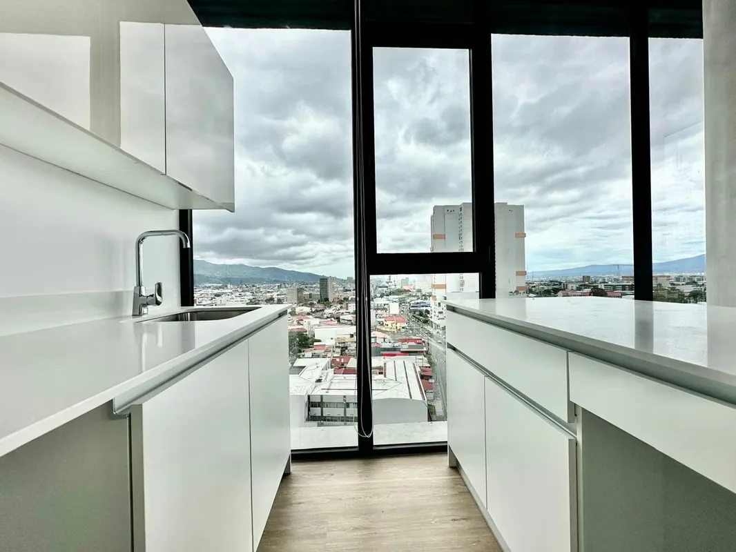 Una oportunidad única para vivir en una de las torres más imponente y con mayor personalidad de Escalante., photo 5