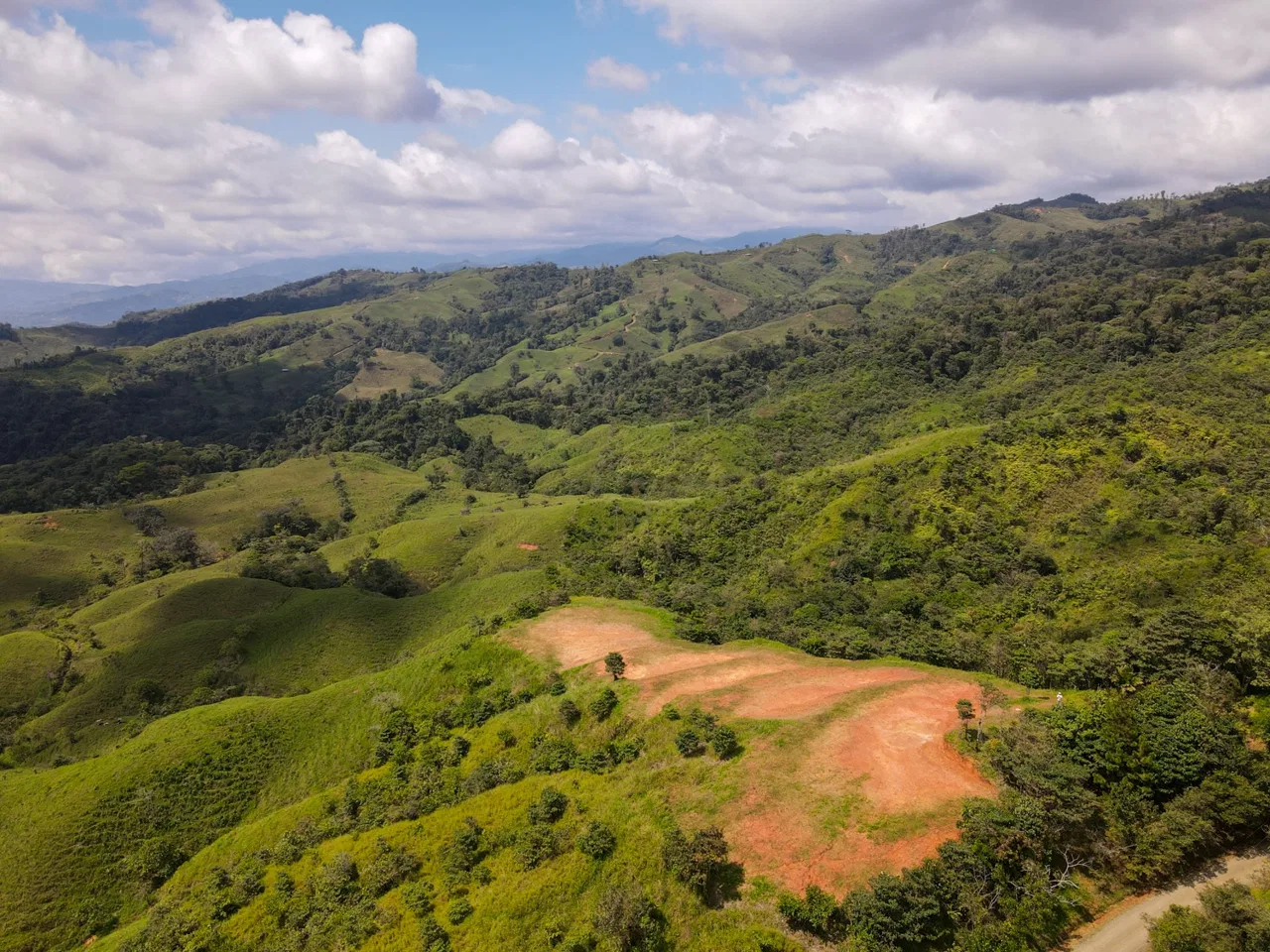 DEVELOPMENT PROPERTY WITH MOUNTAIN VIEWS, IN THE TRINIDAD SAN ISIDRO – 76.5 ACRES