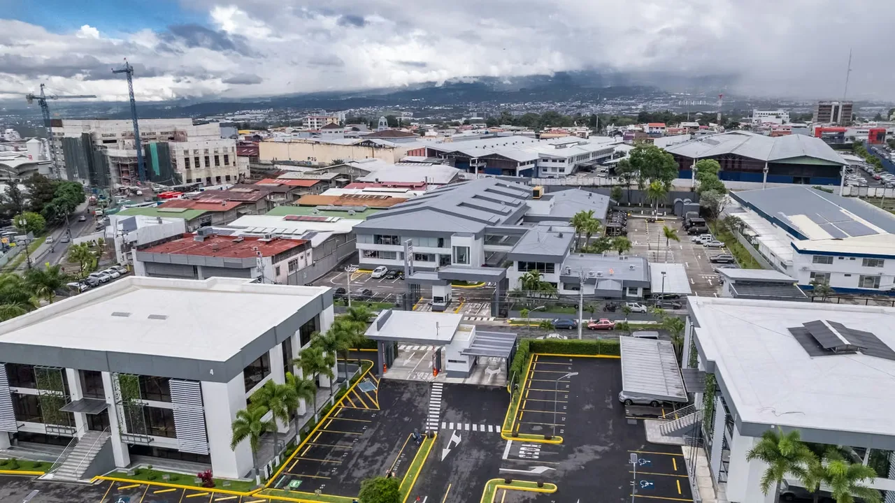 Neighbor of the Oficentro La Virgen, the Mediterranean Oficentro enjoys the same strategic location located in Pavas, Costa Rica. It offers easy access to the main roads and is ..., photo 12