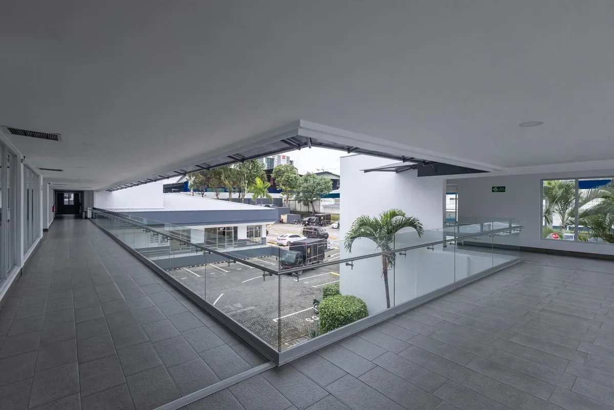 Neighbor of the Oficentro La Virgen, the Mediterranean Oficentro enjoys the same strategic location located in Pavas, Costa Rica. It offers easy access to the main roads and is ..., photo 5