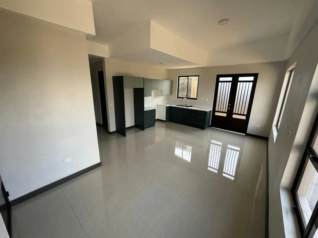 This is your opportunity to buy new house in default, hand key with a modern fine finished design, concrete construction, located in a quiet and secure area in San Pedro de Barba ..., photo 2