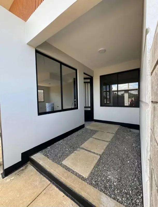 This is your opportunity to buy new house in default, hand key with a modern fine finished design, concrete construction, located in a quiet and secure area in San Pedro de Barba ..., photo 4