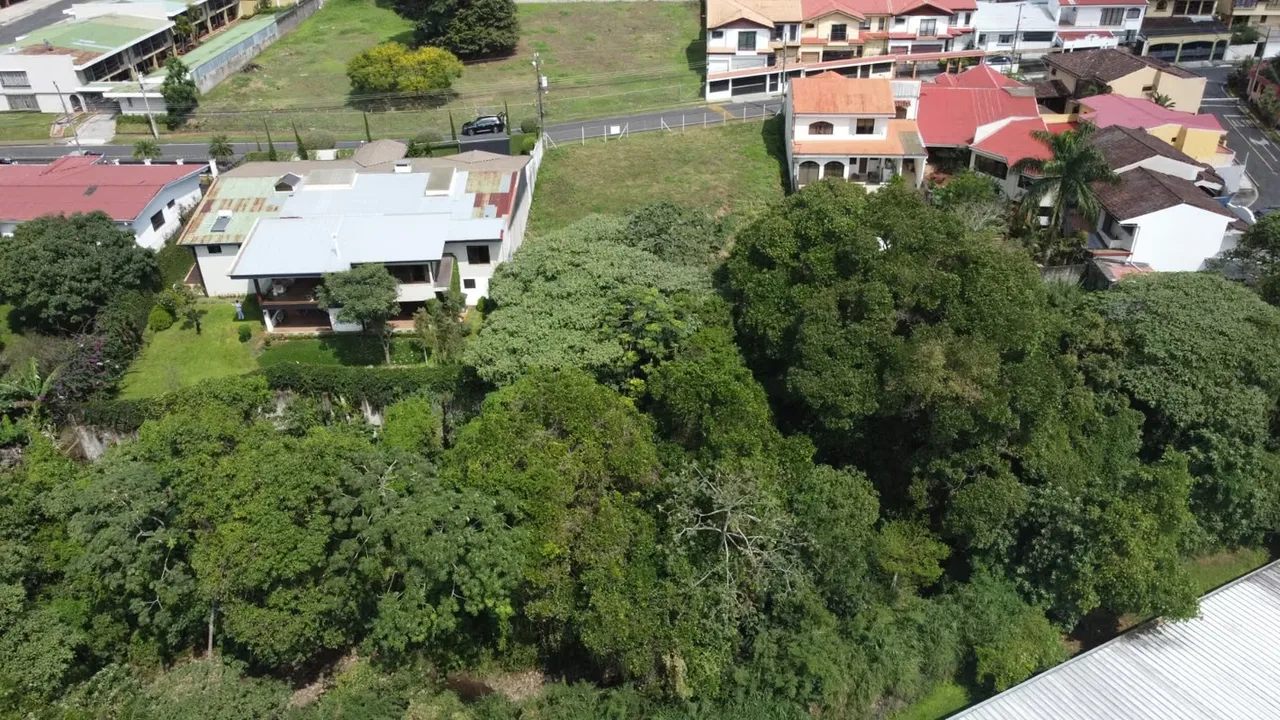 Terreno de uso mixto con 1211 metros cuadrados, ideal para proyectos de desarrollo comercial o habitacional en el distrito de Sánchez, Curridabat. La propiedad dispone de un frente de ..., photo 6