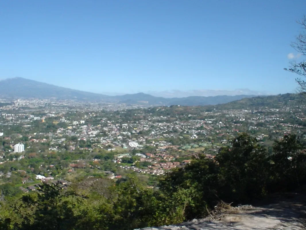 UN TERRENO VALE POR SU UBICACIÓN PERO SOBRETODO POR LO QUE SE PUEDE HACER EN ÉL 2 aspectos fundamentales que se deben de tener en cuenta a la hora de comprar un terreno: Location y ..., photo 4